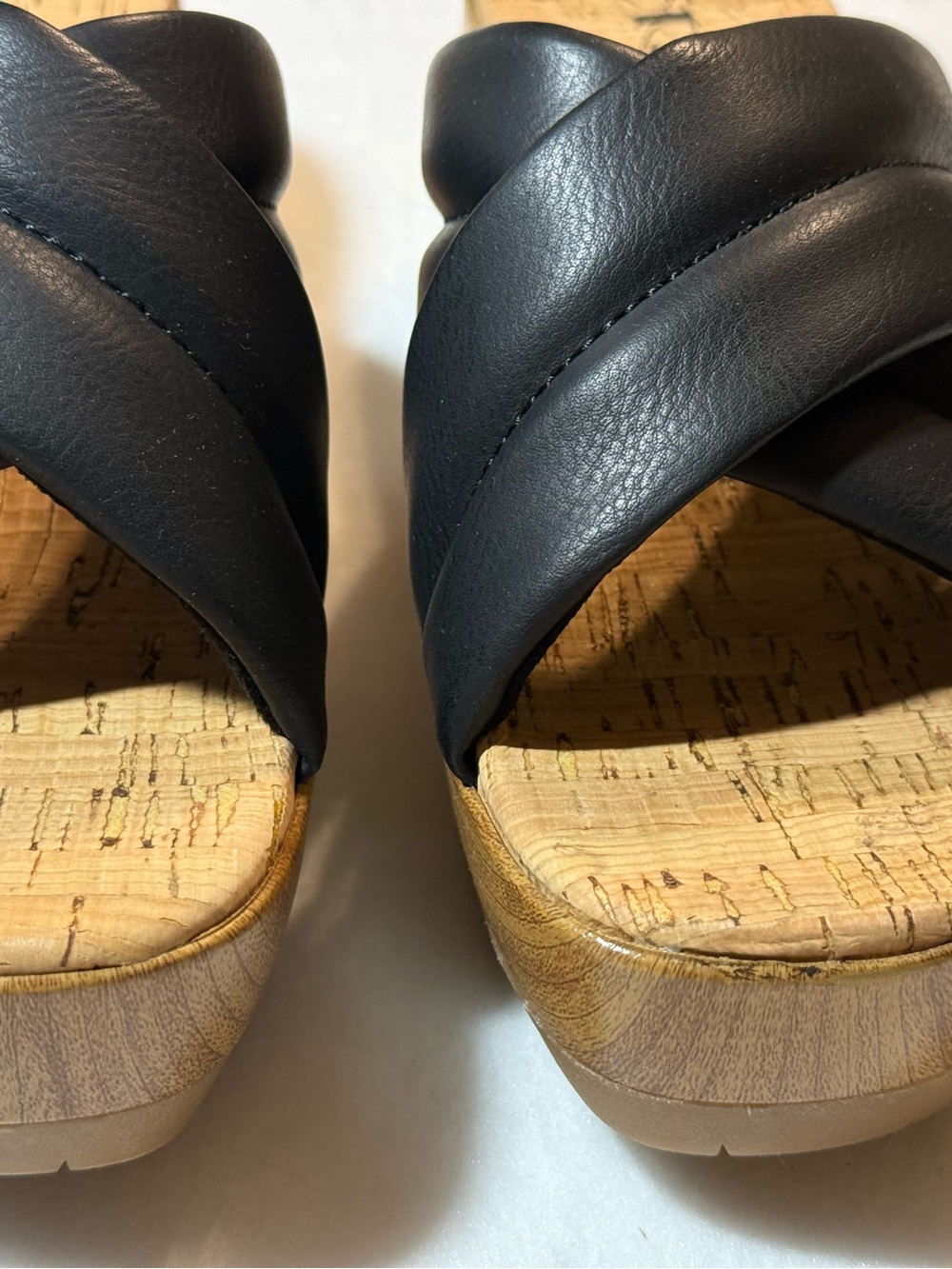 New Korks Faith Platform Wedge Sandals. Black. Size 6M & 7M - Picture 2 of 6